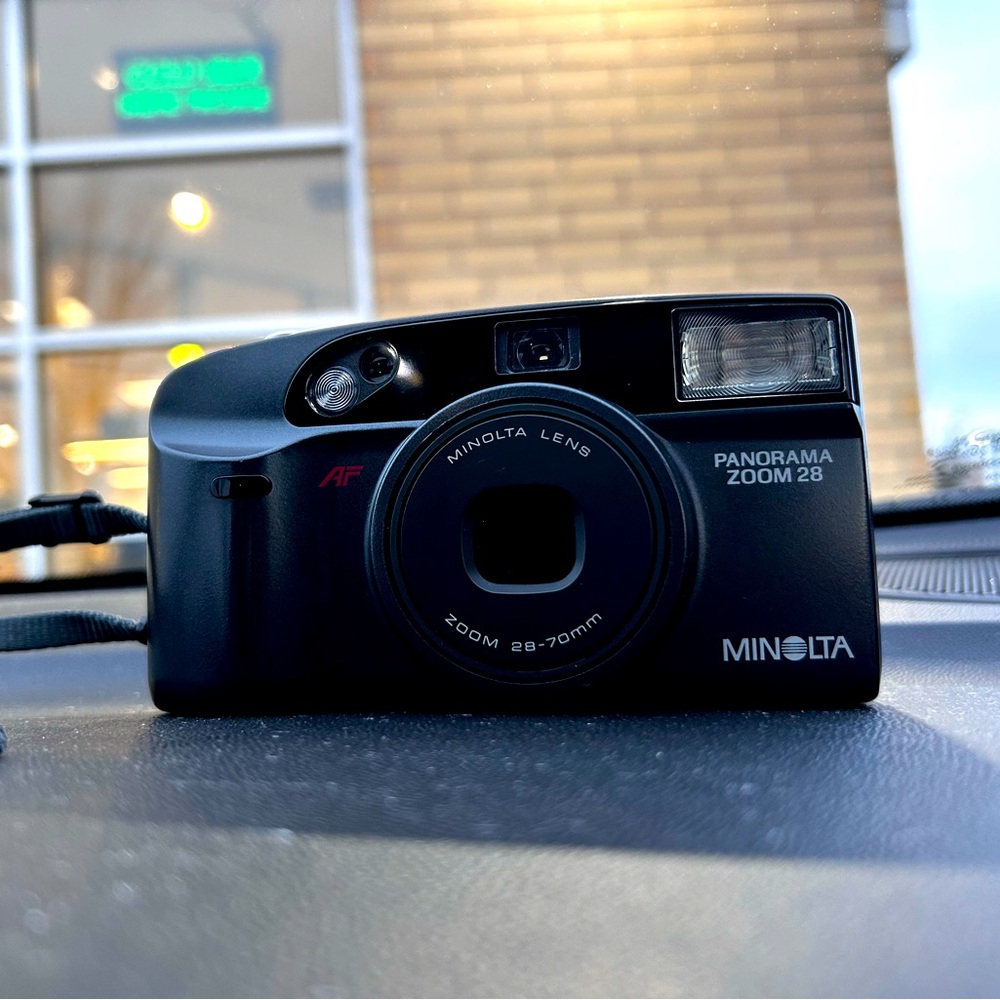 Panorama Zoom 28 Black Camera